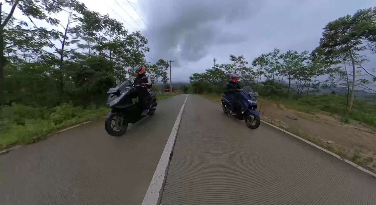 Pcx Vs Nmax Di Tanjakan. Adu Tenaga di Tanjakan Citorek! New NMax VS PCX160