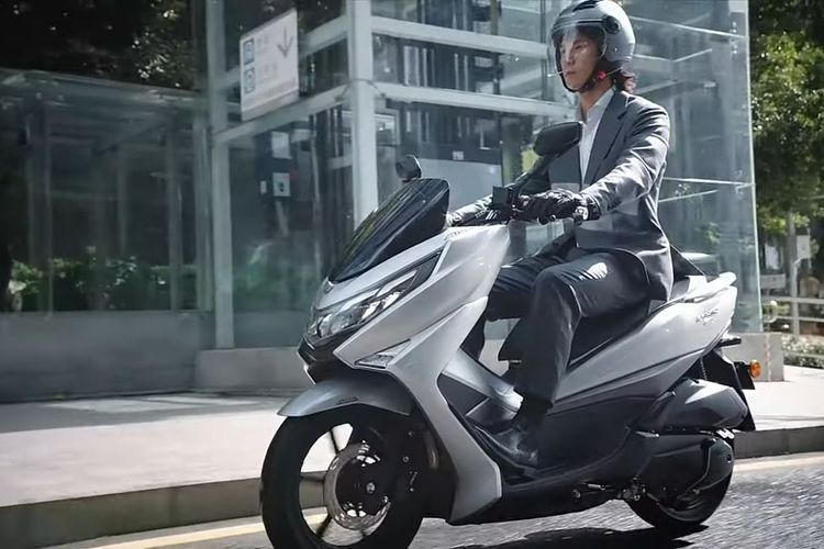 Yamaha Nmax 155 Vs Suzuki Burgman 125. Dominasi Yamaha NMAX Bisa Digeser Suzuki Burgman 150, Speknya Mantap dengan Desain ‘Mahal’