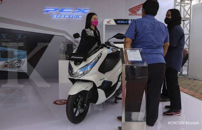 Perbedaan Harga Motor Nmax Dan Pcx. Masih Stabil, Ini Harga Motor Yamaha Nmax, Honda PCX, Forsa, Aerox dll Januari 2022