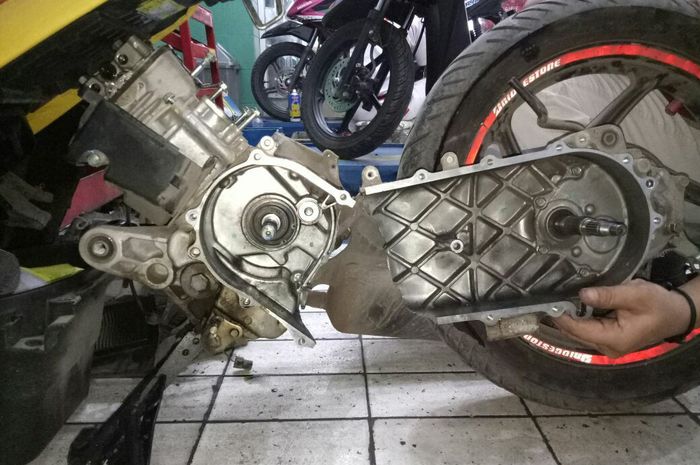 Mesin Nmax Retak. Crankcase Motor Pecah atau Patah, Apa Yang Harus Dilakukan ?