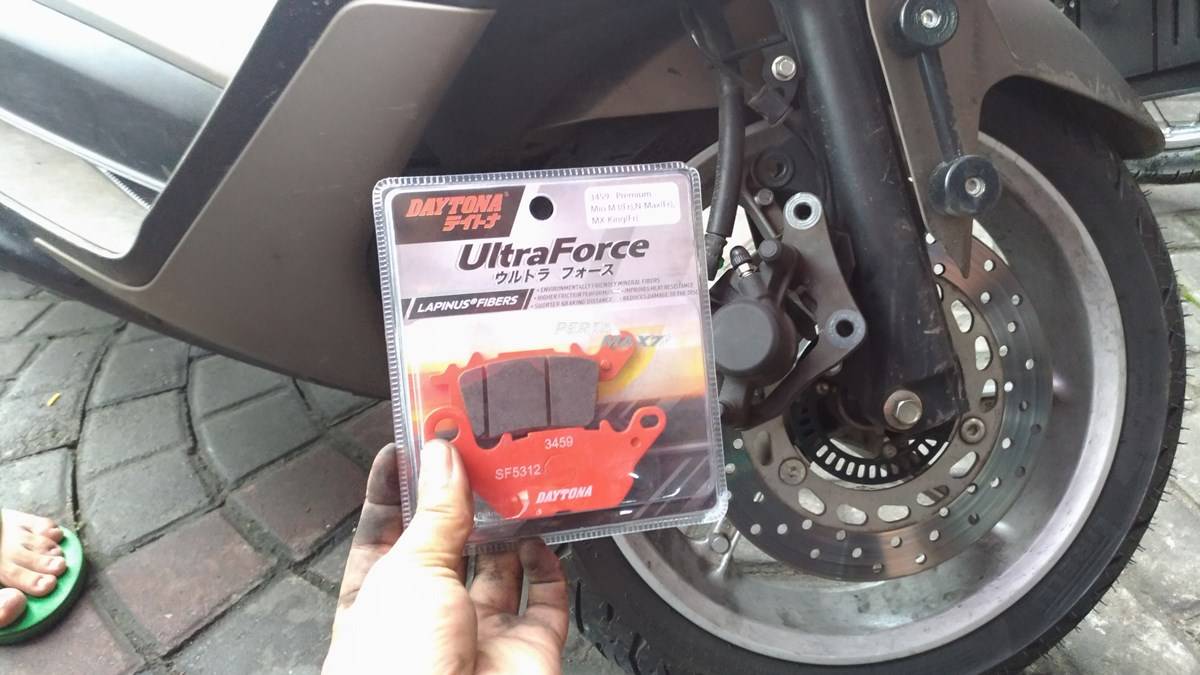 Nmax Vs Force. Review Kampas Rem Daytona Ultra Force Lapinus Fibers di Yamaha NMAX 155 ABS, 11 Ribu KM masih Jos