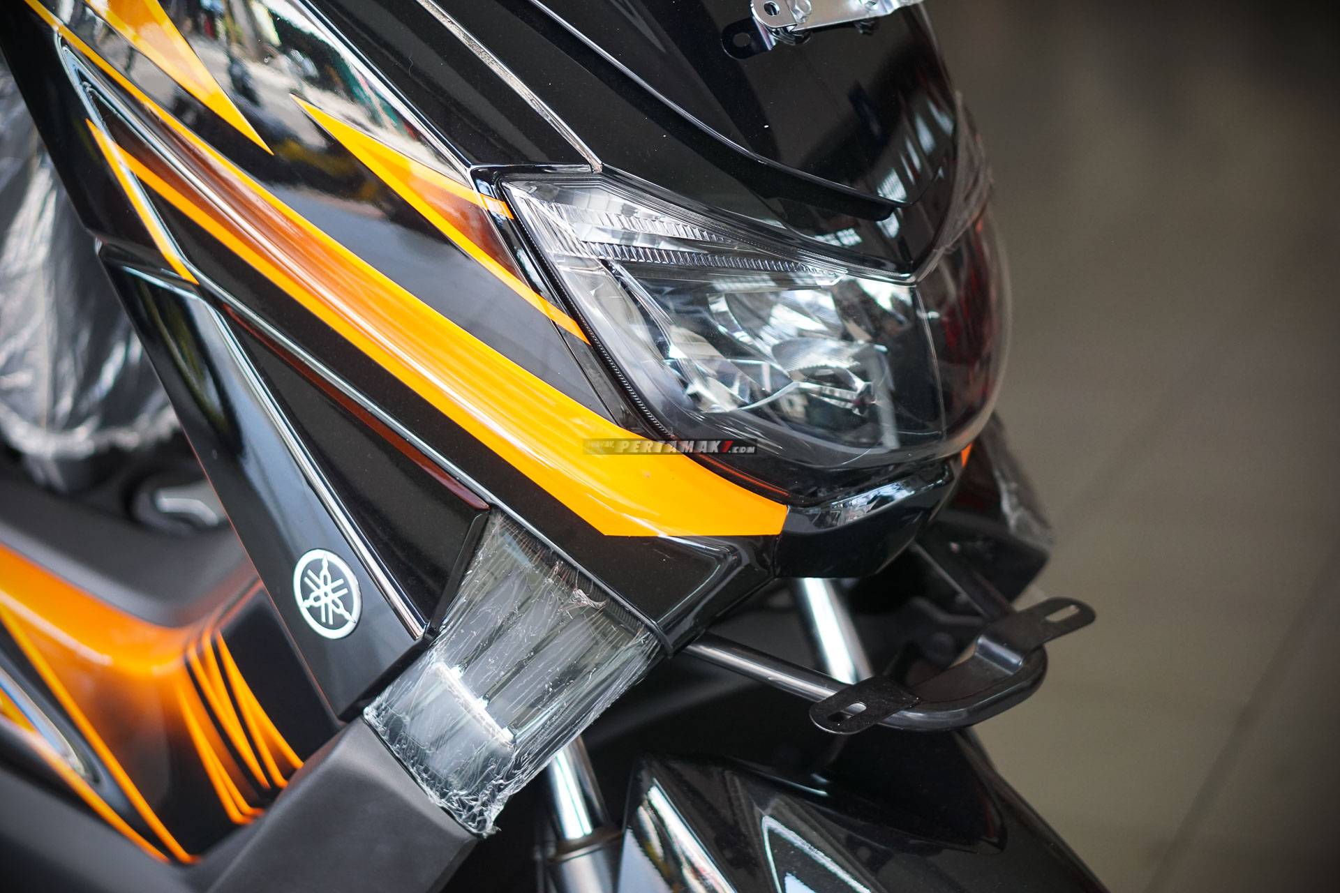 Modif Nmax Orange. Modifikasi Yamaha NMAX Black Orange Cargloss Premium