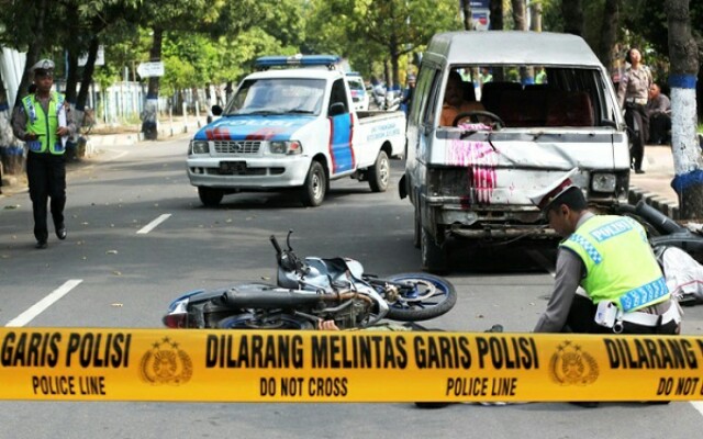 Nmax Vs Force. Kecelakaan Tragis 2 Emak-emak Bawa Motor Force VS NMax di Gondang Sragen. Yang Depan Ngerem Mendadak, Yang Belakang Gelagapan Gak Bisa Nahan, Akhirnya Semuanya Masuk Rumah Sakit! » JOGLOSEMAR NEWS