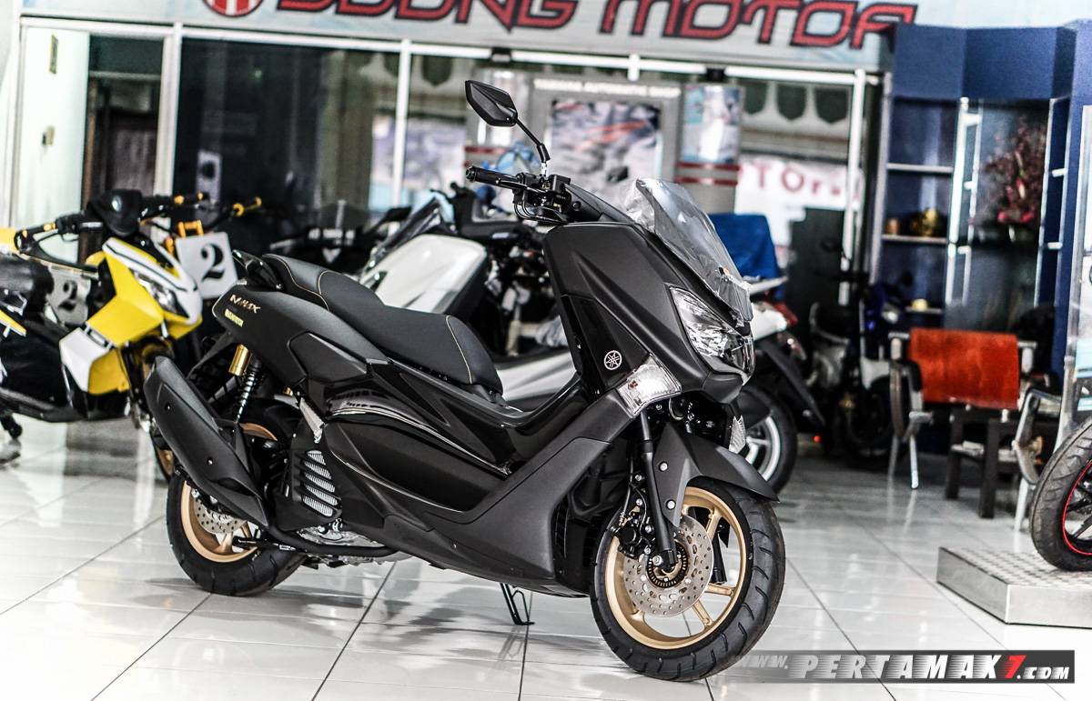 Nmax Hitam Gold. Yamaha NMAX Hitam Emas, Hero Colour Laris Manis Sangar