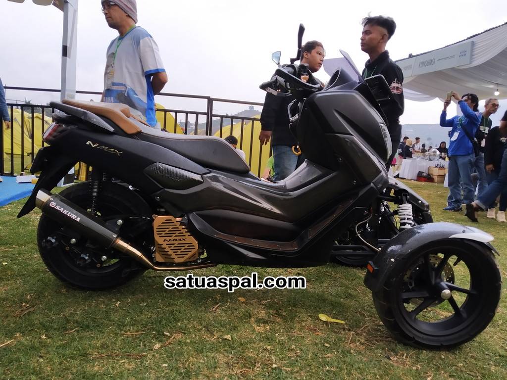 Modifikasi Nmax Tiga Roda. Edian, Modifikasi Yamaha NMax 155 Pakai Dua Roda di Depan