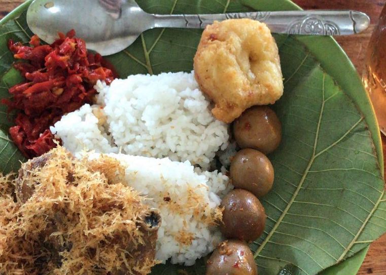 Kenapa Namanya Nasi. Mengapa Disebut Nasi Jamblang? Begini Sejarahnya : Okezone Travel