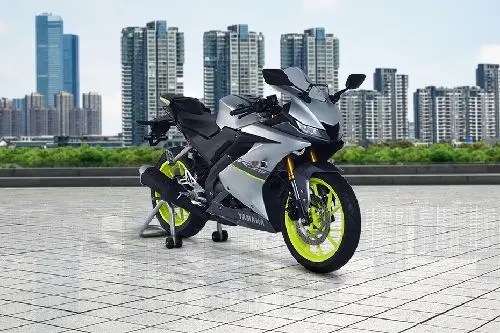 Nmax 2019 Vs Nmax 2021. Yamaha Nmax (2018-2019) vs Yamaha YZF R15