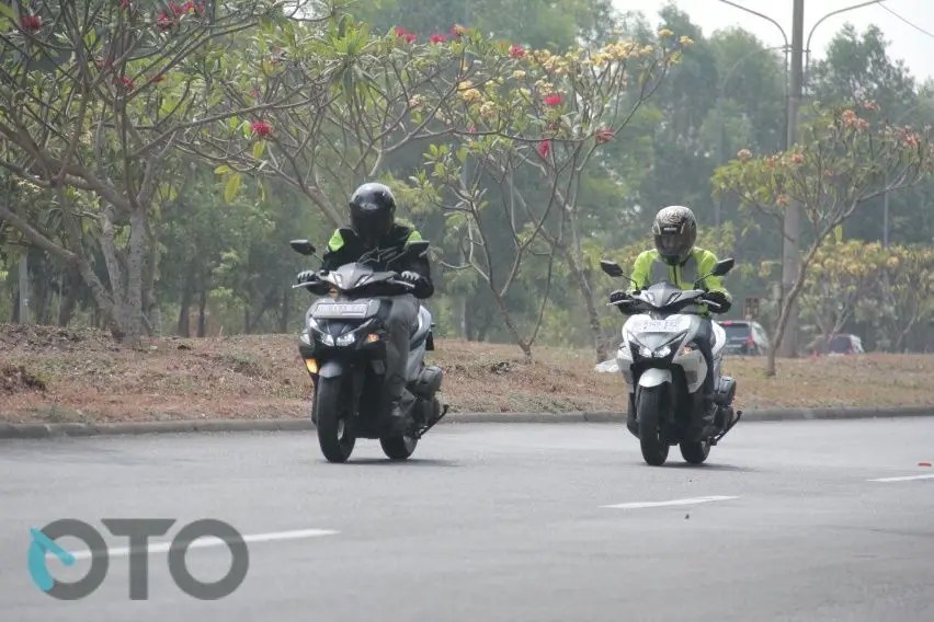 Akselerasi Nmax Vs Aerox. Adu Akselerasi Yamaha Aerox dan Simulator Honda ADV150, Hasilnya Begini?