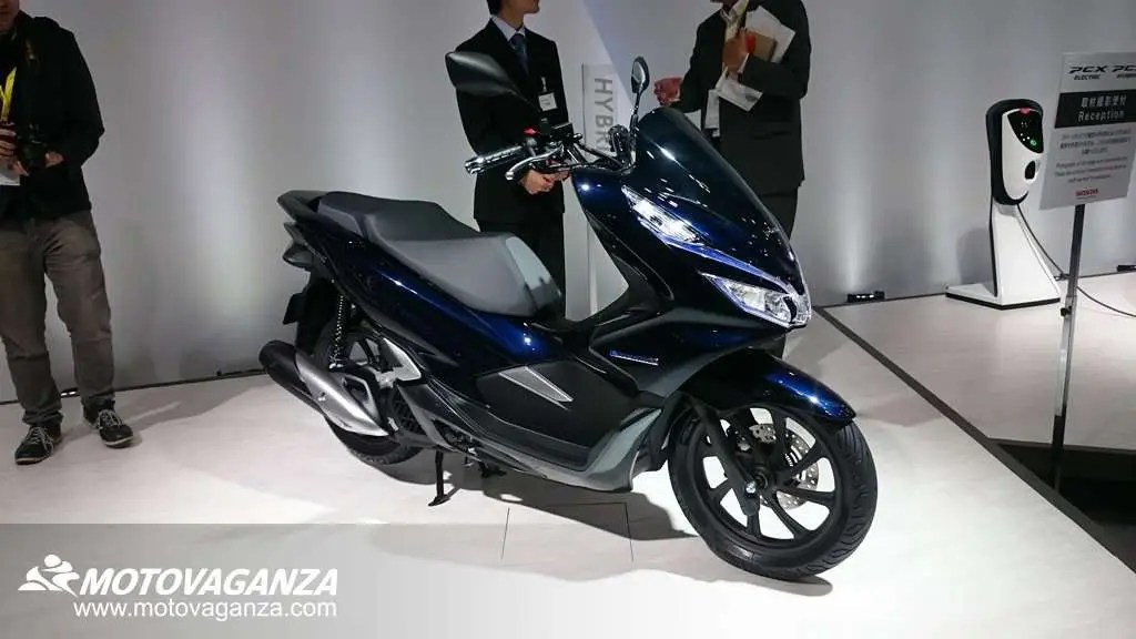 Yamaha Nmax Vs Honda Pcx Malaysia. Honda PCX Hybrid Siap Masuk Malaysia dan Asia