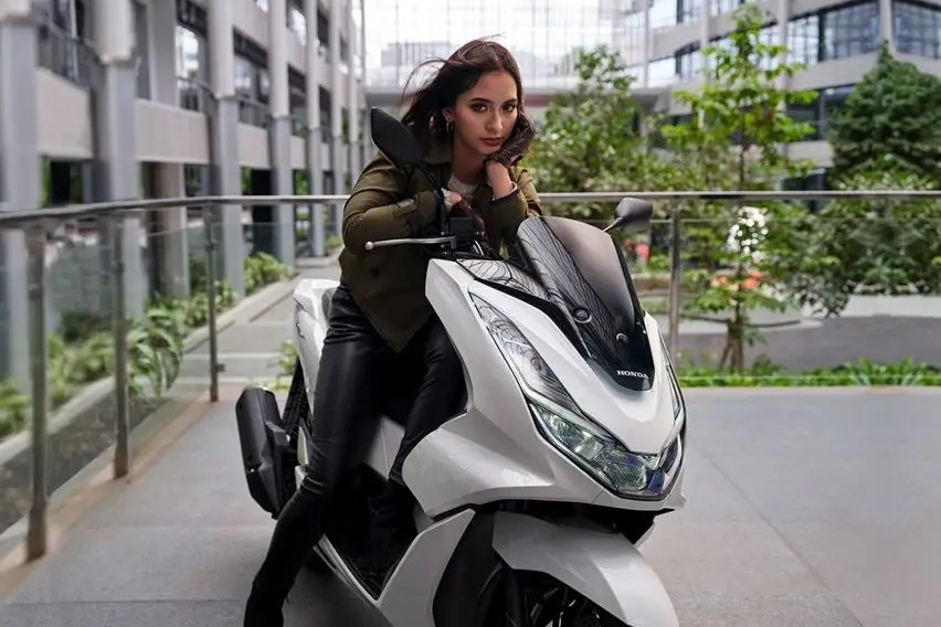 Nmax 2021 Non Abs Downpayment And Monthly. Uang Muka Honda All New PCX 160 Mulai Rp 3,9 Juta, Model Lama Diskon Rp 1,1 Juta