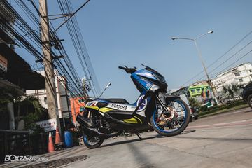 Nmax Ban Cacing. Suka atau Enggak Kalau Yamaha NMAX Dimodif Pakai Ban Cacing Begini?