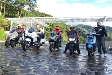 Vespa Primavera 150 Vs Yamaha Nmax. Uji Kekuatan Part Performance Yamaha NMAX dan Vespa, Kawahara Racing Jalani Tour Sulawesi di Akhir Tahun 2020