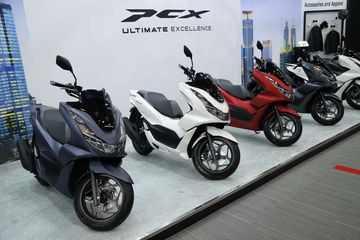 Nmax Vs Pcx Weight. All New Honda PCX 160 Kapasitas Naik, PWR Lebih Baik dari Yamaha NMAX?