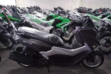 Motor Beat Vs Motor Nmax. Kloningan Yamaha NMAX 155 Harganya Bikin Ngiri, Lebih Murah Dari BeAT