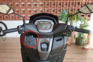 Tutup Laci Kiri Nmax 2020. Aman Saat Hujan, Segini Harga Cover Laci Kiri Aftermarket Yamaha NMAX