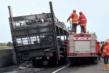 Nmax Bekas Nganjuk. Rp 500 Juta Melayang, Truk Pengangkut dan 39 Motor Bekas Terpanggang di Tol Nganjuk