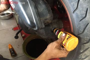 Oli Eneos Nmax. Tips Servis CVT Motor Matic, Segini Biaya Ganti Oli Gardan Yamaha NMAX