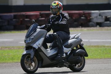 Lampu Hazard Nmax. Yamaha NMAX Jangan Malu, Comot Aja Saklar Lexi 125 Untuk Pasang Hazard Dan Engine Cut Off