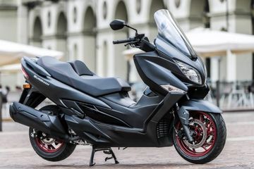 Yamaha Nmax 155 Vs Suzuki Burgman 200. Beda Kapasitas Mesin, Suzuki Siap Tantang Yamaha NMAX dan Honda PCX