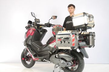 Yamaha Nmax Untuk Touring. N-ADV: Yamaha NMAX Adventure, Sandang Gelar Best Touring Look di Medan