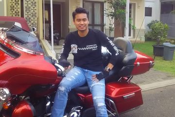 Nmax Modif Harley. Dari BMW 528i sampai Yamaha NMAX, Berikut Koleksi Kendaraan Atlet Badminton Indonesia Tantowi Ahmad