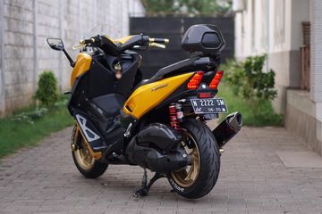 Nmax Modif Tmax. Pakai Bokong ala TMAX, Yamaha NMAX Lama Jadi Lebih Sangar dan Keren