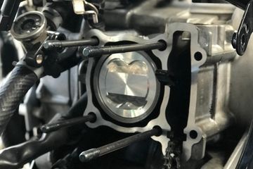 Ukuran Injektor Nmax. Tanam Piston 63 mm di Yamaha NMAX, Injektor Motor Ini Bisa Ngimbangin