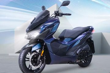 Nmax Vs Pcx Malaysia. Skutik Besar Baru Layak Tantang NMAX 155 dan PCX 160, Harga Bersaing