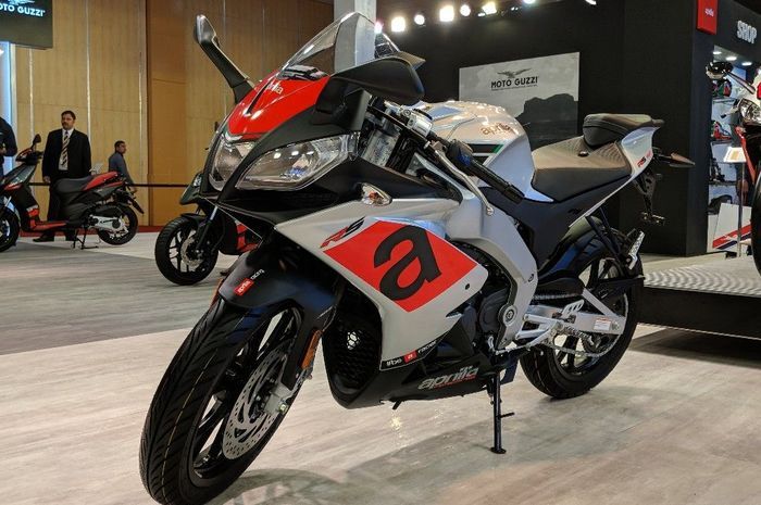 Yamaha Nmax 155 Vs Aprilia Sr 150. Dilengkapi ABS, Harga Motor Sport Aprilia RS150 Lebih Murah dari Yamaha All New NMAX 155