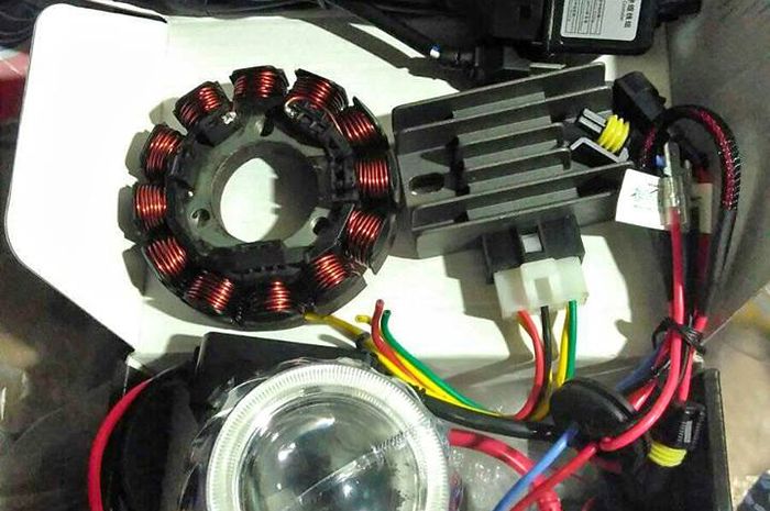 Kiprok Motor Nmax. Senang Pasang Lampu Tambahan, Ini Agar Pengisian Yamaha NMAX Maksimal