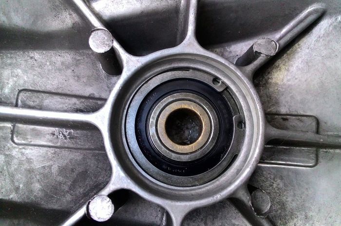 Bearing Tutup Cvt Nmax. Bunyi Kasar CVT Sirna Syaratnya Ganti Bearing Yang Tanpa Kuningan