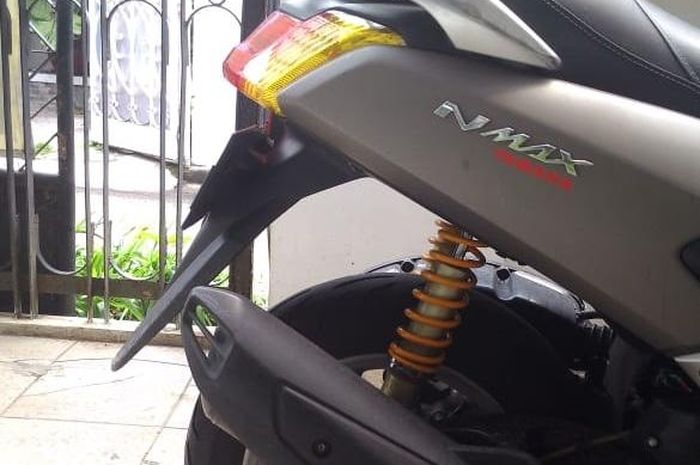 Dudukan Shock Belakang Nmax. Trik Bikin Sok Belakang Yamaha NMAX Jadi Empuk, Geser Dudukan Atasnya.