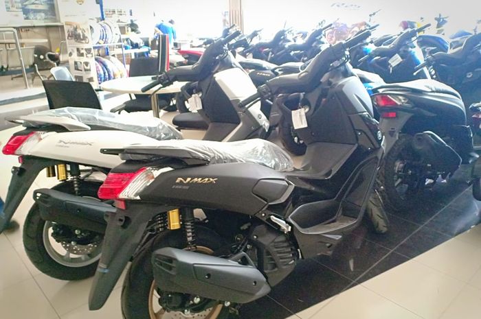 Kelebihan Dan Kekurangan Yamaha Nmax Vs Honda Pcx. Mau Beli Yamaha NMAX atau Honda PCX? Ini Komen Dealer Yamaha Dan Honda