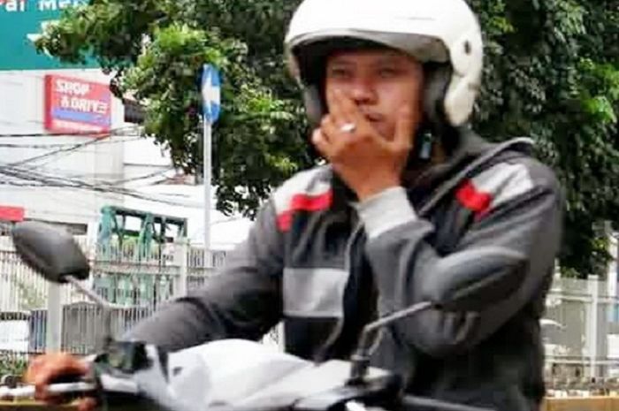 Nmax Abu Rokok. Waduh, Denda Merokok Saat Naik Motor di Luar Negeri Bisa Beli NMAX