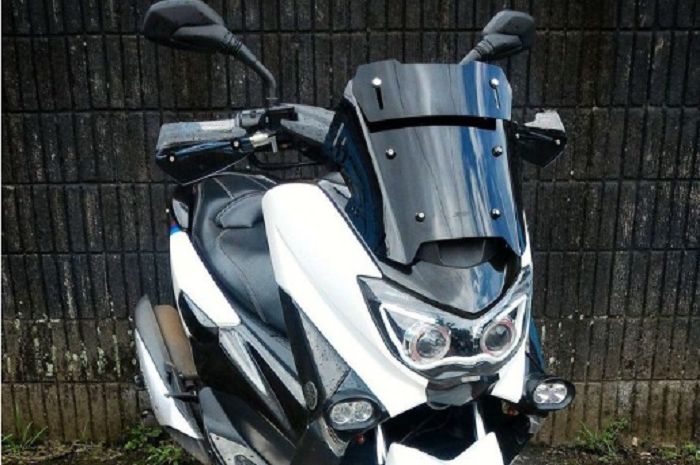 Toko Aksesoris Nmax Kudus. Tampang Baru Yamaha NMAX Terlihat Beda, Windshield Warna-warni Kuncinya