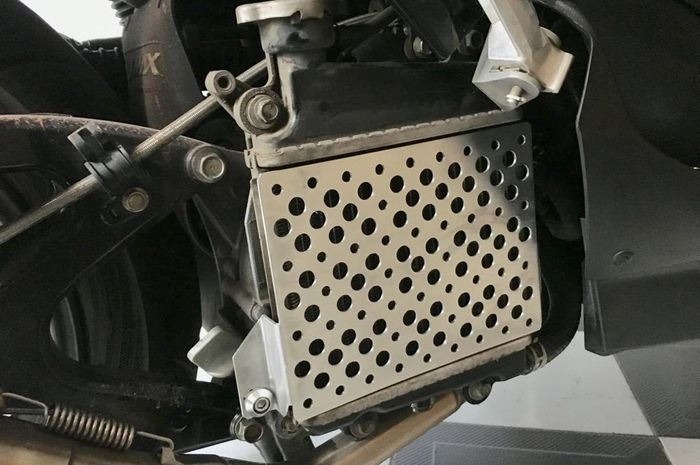 Tutup Radiator Nmax Old. Makin Sporty dan Sangar! Skutik Yamaha NMAX Cuma Ganti Cover Radiator