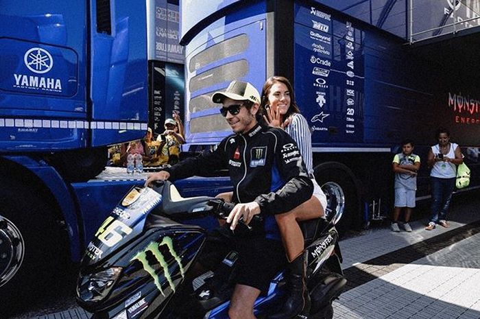 Modifikasi Nmax Vr46. Begini Cara Valentino Rossi Menyebut Yamaha NMAX, Kok Beda Sendiri