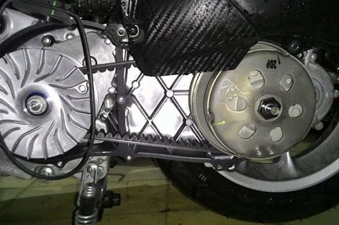 Roller Nmax 9 Gram. Risiko Yamaha NMAX Pakai Roller Xeon 125, Tarikan Enteng dan Irit BBM Tapi Korbankan Lainnya, Ini Hasil Tes-nya