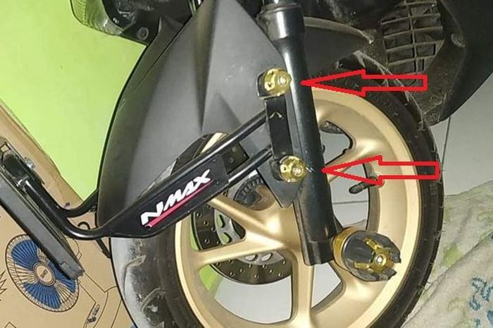 Spakbor Depan Tambahan Nmax. Mau Gaya Berujung Cilaka Para Pemakai Yamaha NMAX Jungkir Balik dan Tertimpa Motor Karena Part Murahan Ini