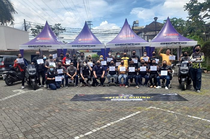 Komunitas Nmax Bandung. 3 Komunitas Motor Yamaha NMAX Bandung Kompak Silaturahmi Lewat Kegiatan Safety Riding