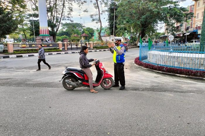 Modifikasi Motor Nmax Kendari. Edan, Dalam Satu Bulan ETLE di Kendari Catat Ribuan Pengendara Motor Tak Pakai Helm