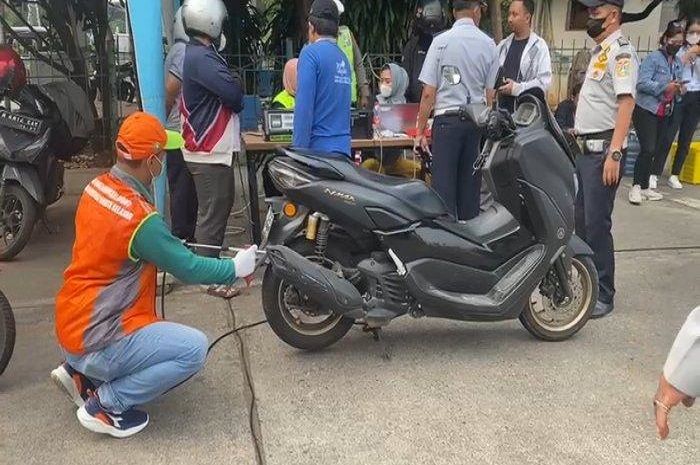 Knalpot Untuk Yamaha Nmax. Penyesalan Pemotor Yamaha NMAX Modifikasi Motor Bagian Knalpot, Kena Tilang Uji Emisi