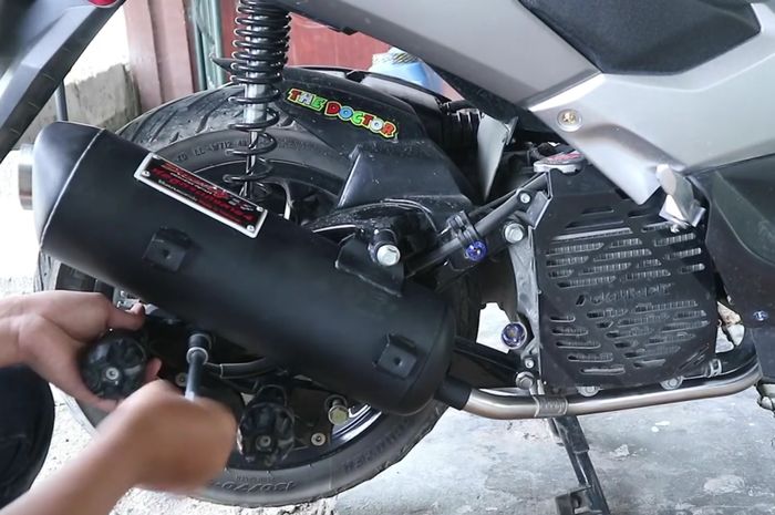 Knalpot Nmax Thailand. Walau Bersuara Adem, Knalpot Asal Thailand Ini Mampu Kail Tenaga Yamaha Lexi