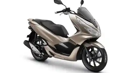 Yamaha Nmax Vs Aerox S. Membandingkan Harga Yamaha Aerox S Version Vs All New Honda PCX Vs Yamaha NMax, Bikin Anda Susah Tidur