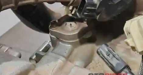 Mesin Nmax Bunyi Kasar. Jangan Langsung Diganti! Ini Cara Deteksi Kerusakan Tensioner Yamaha NMax