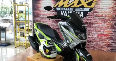 Helm Standar Yamaha Nmax. Dealer Ini Tawarkan Pembelian Yamaha NMax Bisa Dapat Helm Arai