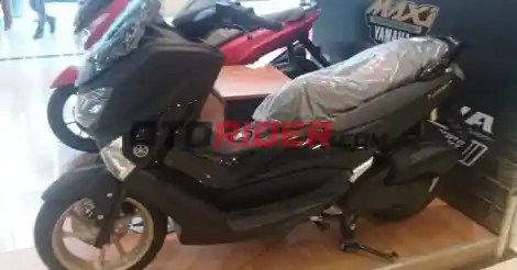 Yamaha Nmax Vs Honda Forza. Jelang Akhir Tahun 2018, Inilah Komparasi Harga Yamaha NMax Vs Honda PCX