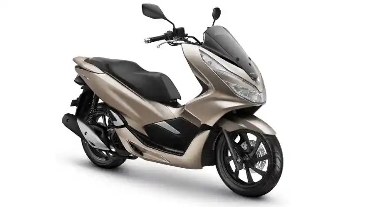 Aerox S Version Vs Nmax Abs. Membandingkan Harga Yamaha Aerox S Version Vs All New Honda PCX Vs Yamaha NMax, Bikin Anda Susah Tidur