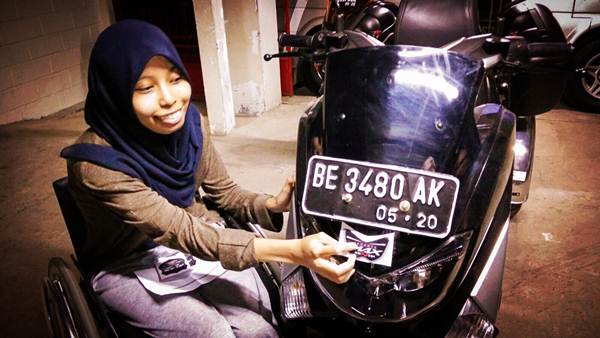 Nmax Modif Roda 3. Mbak Echi, Lady Biker Pengguna Yamaha Nmax Modif Roda 3 untuk harian dalam Keterbatasan Fisik