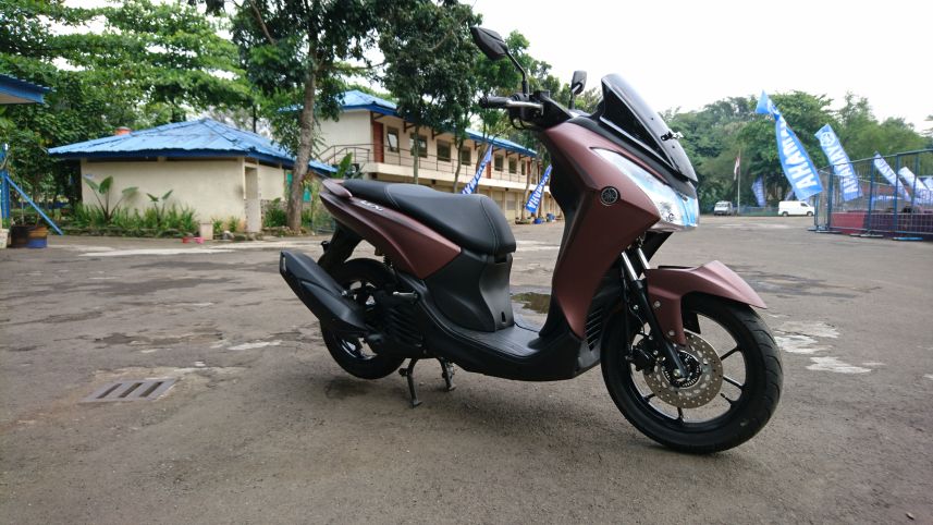 Perbedaan Knalpot Nmax Dan Lexi. Perbedaan Yamaha Lexi dan Lexi S ABS, Serupa Tapi Tak Sama